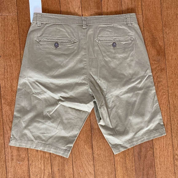 3/$20 - NWT Men Khaki Chino Shorts - 32 - Picture 2 of 3